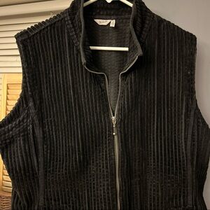 Woolrich Women's Ribbed Corduroy Full Zip Vest Size XL Black
